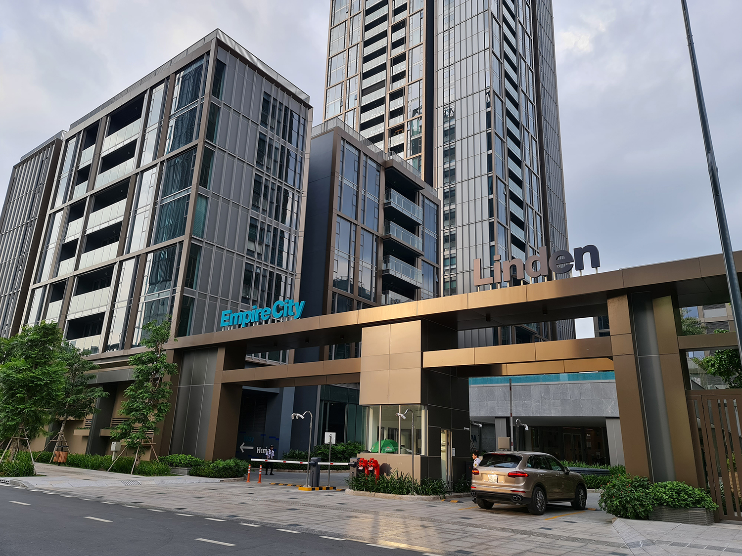 Urban Signage - Work - Empire City Ho Chi Minh City