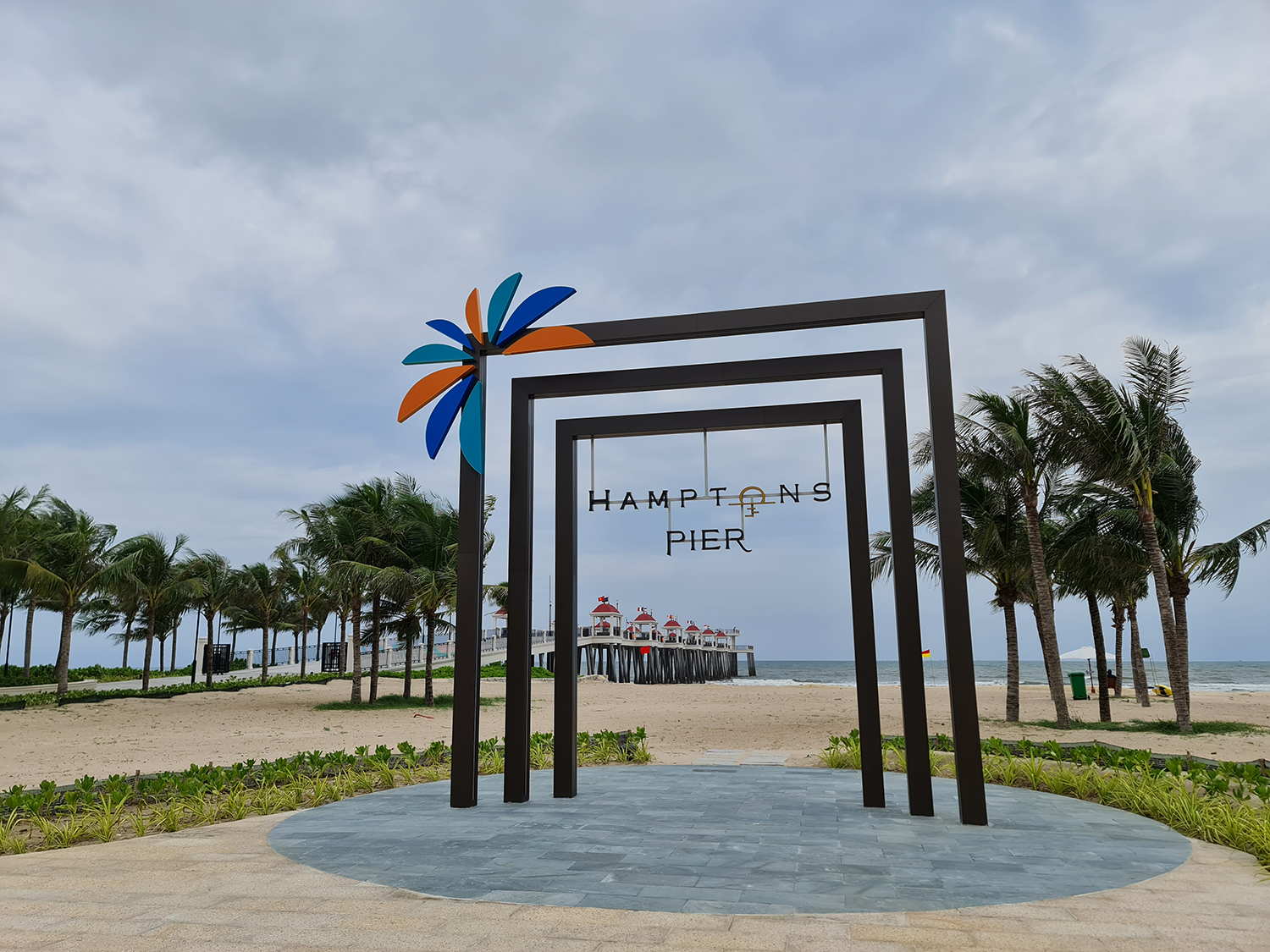 Urban Signage - Work - Hampton Pier Ho Tram